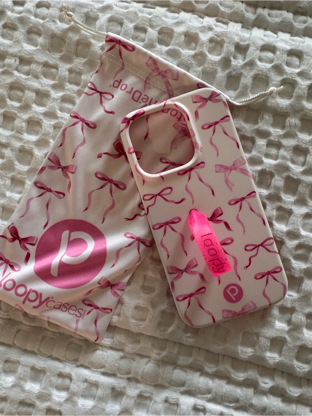 Loopy Case iPhone 15 pro 6.1” Pink Bow Pattern Phone Case with Matching Pouch